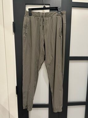 Lululemon Surge Jogger Men’s Large Rover Olive Gray Athletic Running Pants